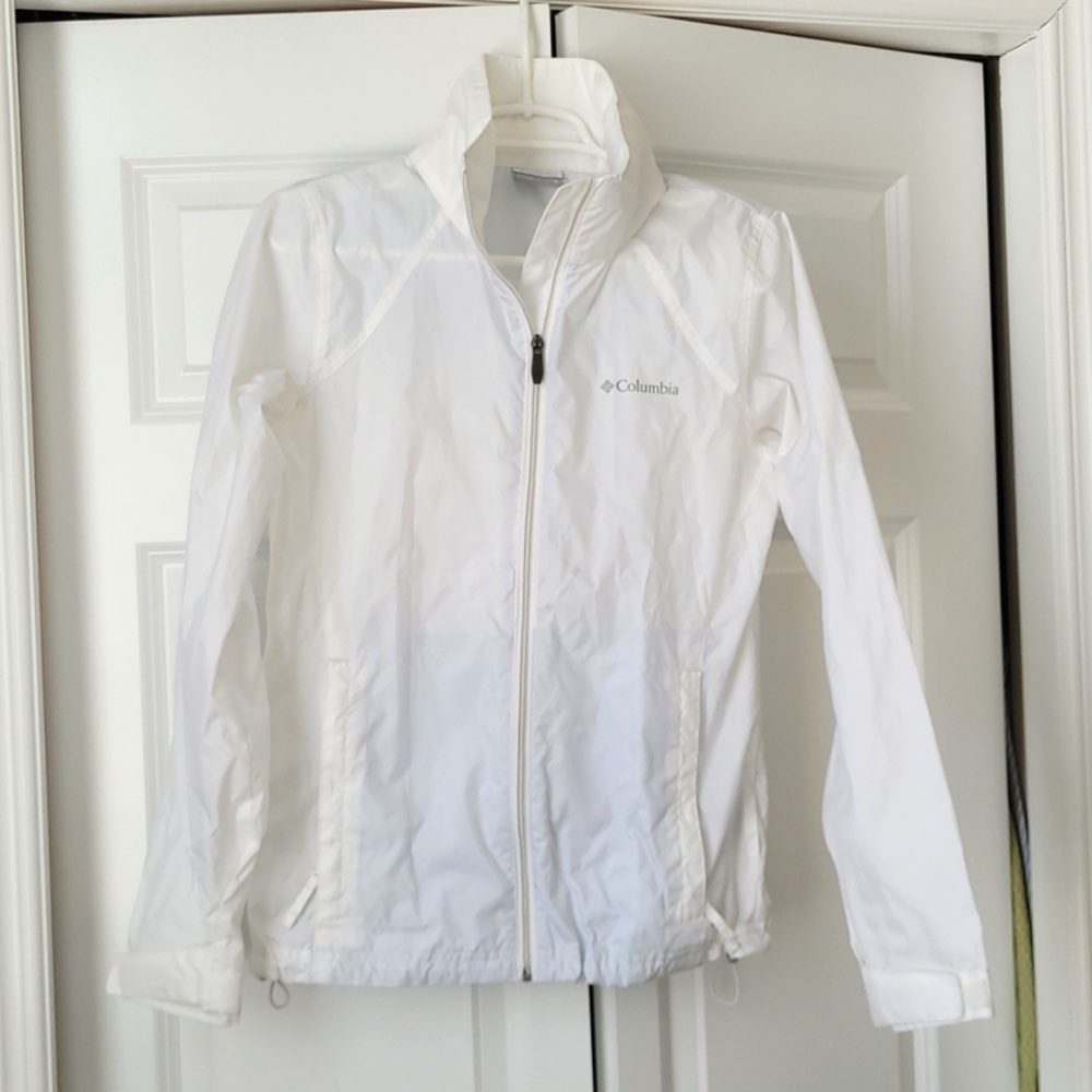 Small White Columbia wind breaker